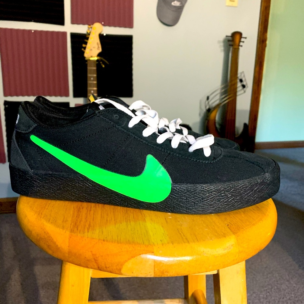 Poets Nike Bruin low SB